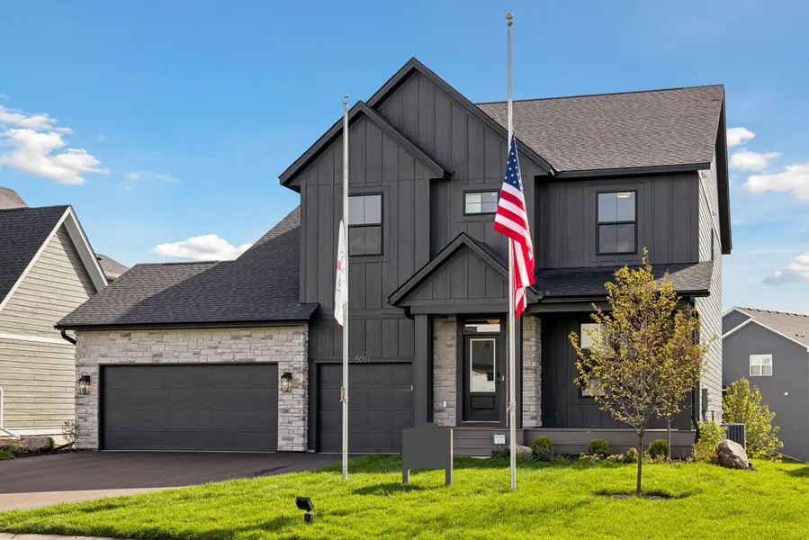 5051 Airlake DR, Woodbury, MN 55129