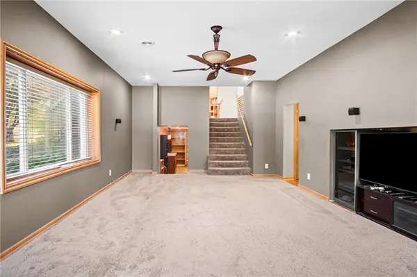 414 Benton DR, St Joseph, MO 64504