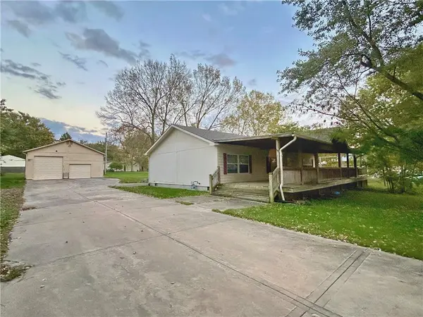 408 S Washington ST, Spring Hill, KS 66083