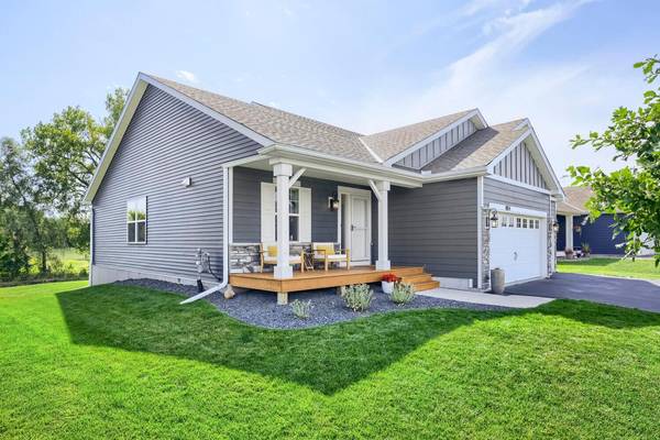 8154 182nd ST W, Lakeville, MN 55044