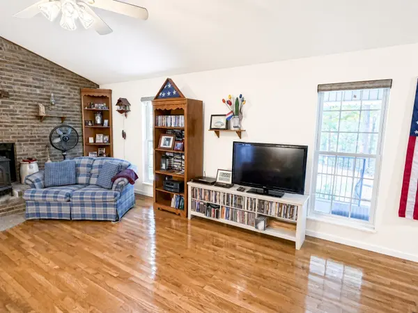 1069 Deerfield Rd, Rutledge, TN 37861