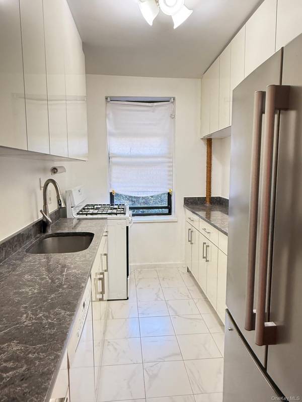 67-40 Yellowstone BLVD #3B, Forest Hills, NY 11375