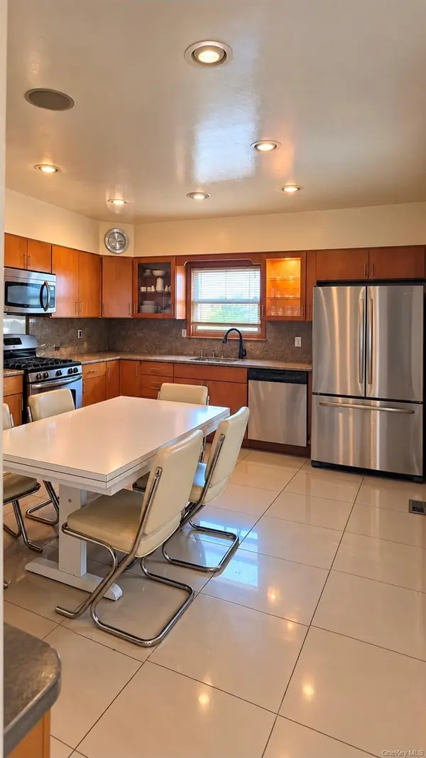 207 W Broadway, Inwood, NY 11096