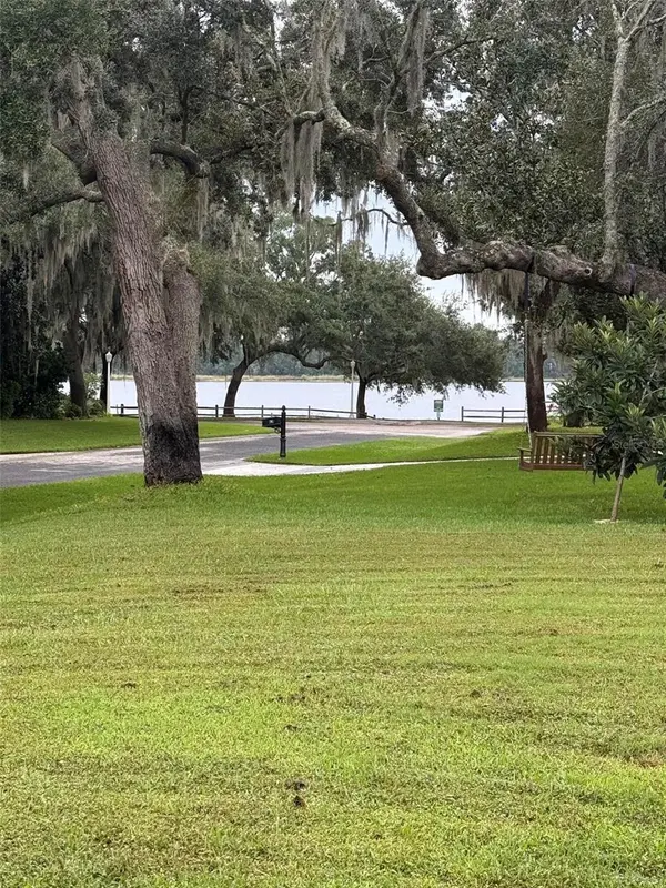 804 LAKE DR, Deland, FL 32724
