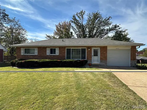 8851 Glen Rose DR, Crestwood, MO 63126