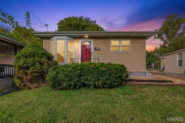 9937 Brook AVE, St Louis, MO 63125