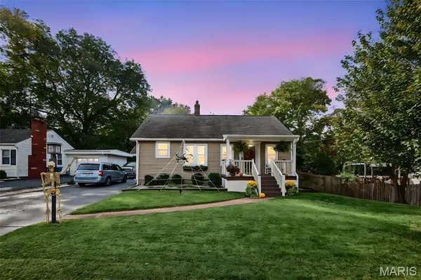 25 Woodland DR, Collinsville, IL 62234