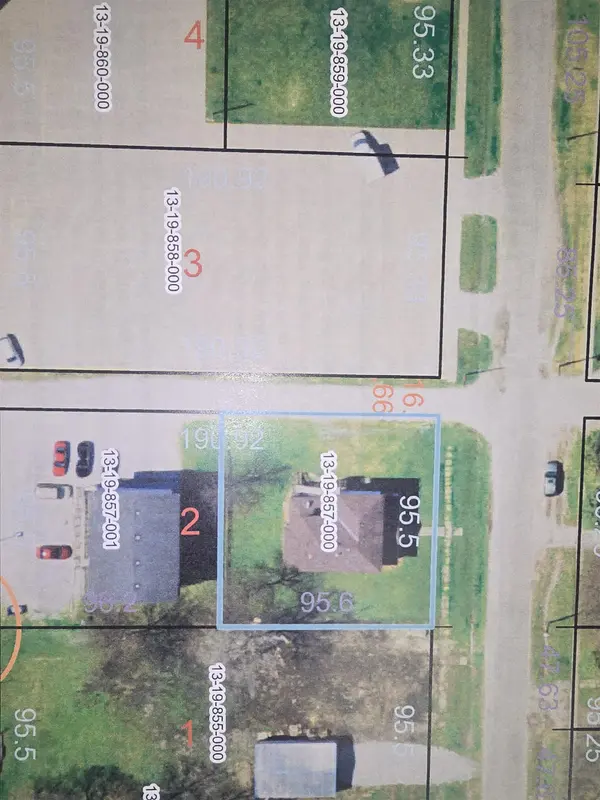 724 Walnut ST, Carthage, IL 62321