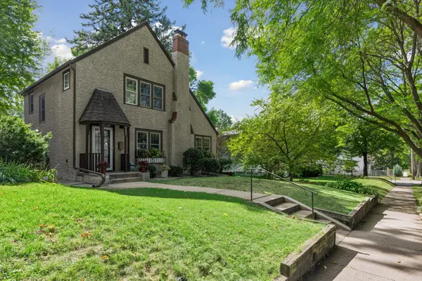 2050 Palace AVE, Saint Paul, MN 55105