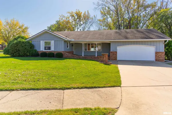 2323 SIERRA DR, Pekin, IL 61554