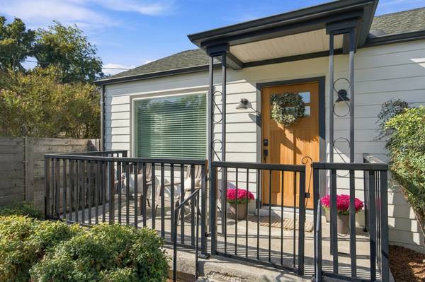 303 46th Ave #N, Nashville, TN 37209