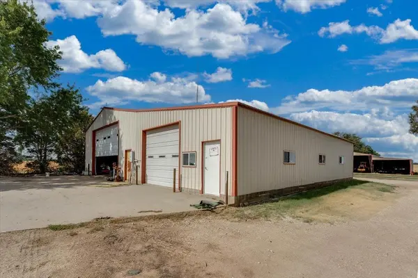 16911 S Woodberry, Mount Hope, KS 67108
