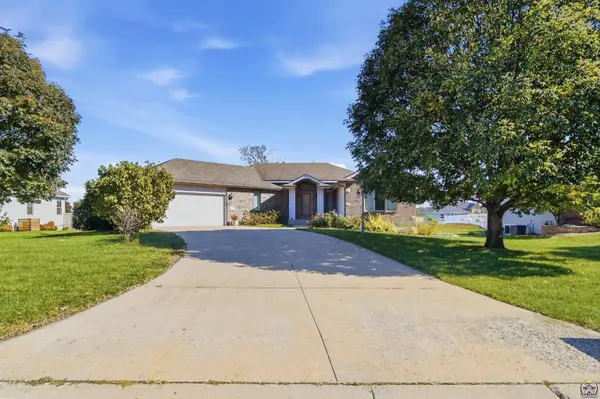 5218 NW Sterling Chase DR, Topeka, KS 66618
