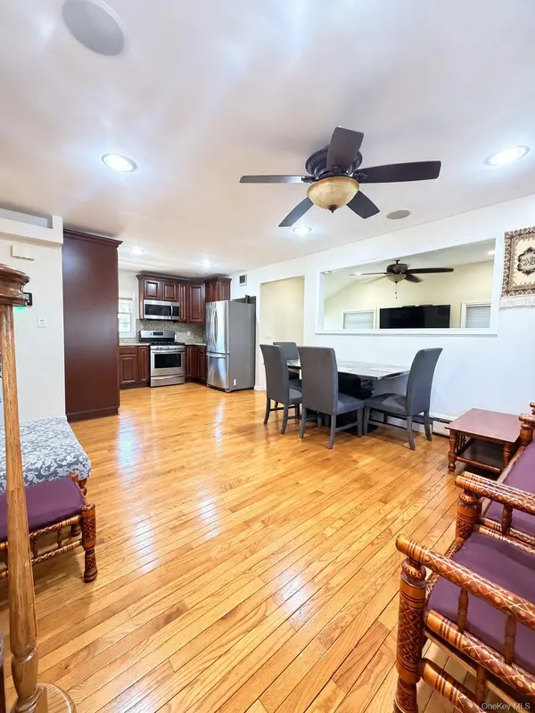 172 Throop ST, West Babylon, NY 11704