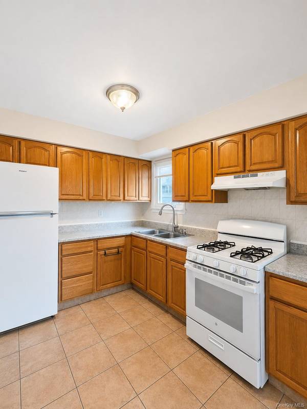 22-39 74 ST, East Elmhurst, NY 11370