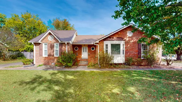 1182 Woodbridge Dr, Clarksville, TN 37042