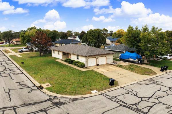 1205 Nottingham Dr, Salina, KS 67401