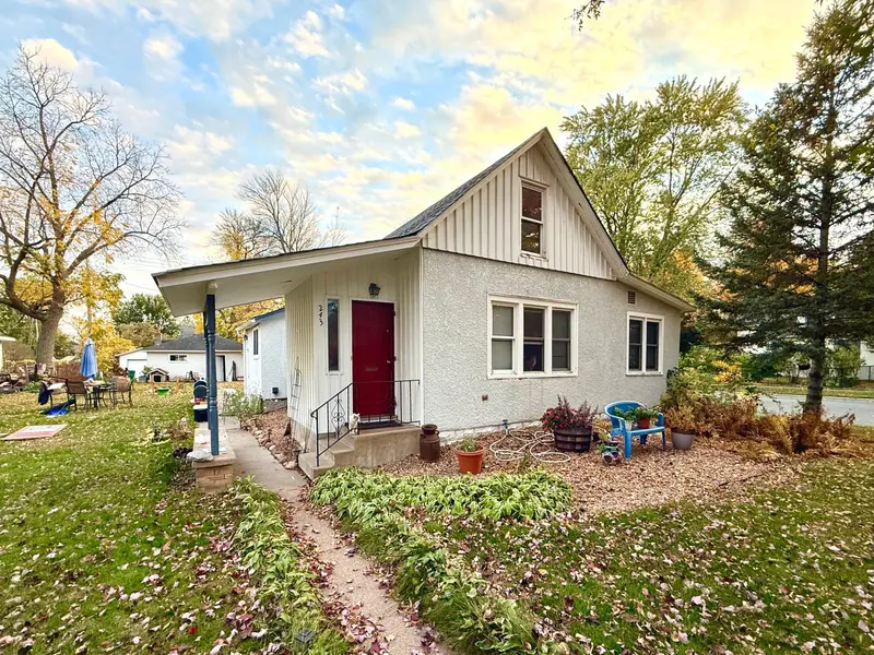 243 5th AVE SW, Cambridge, MN 55008