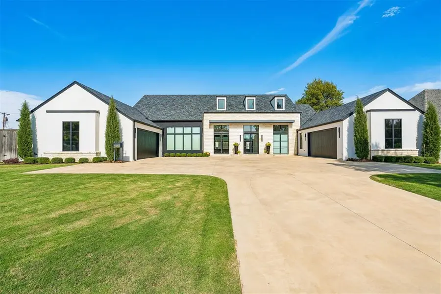2525 Somerset PL, Oklahoma City, OK 73116