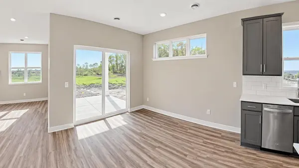 2156 Bluff Heights DR, Shakopee, MN 55379
