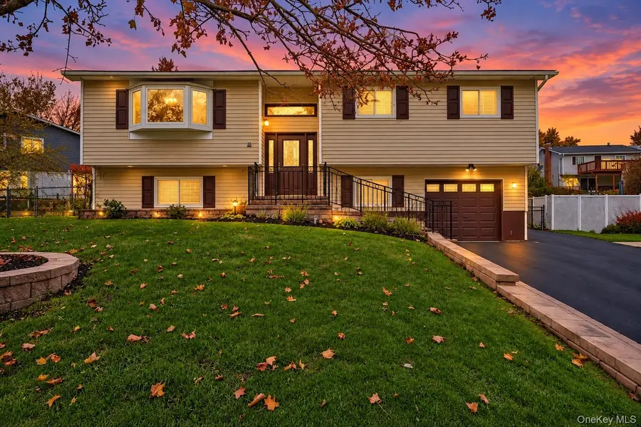 10 Harvest Hill LN, Middletown, NY 10940