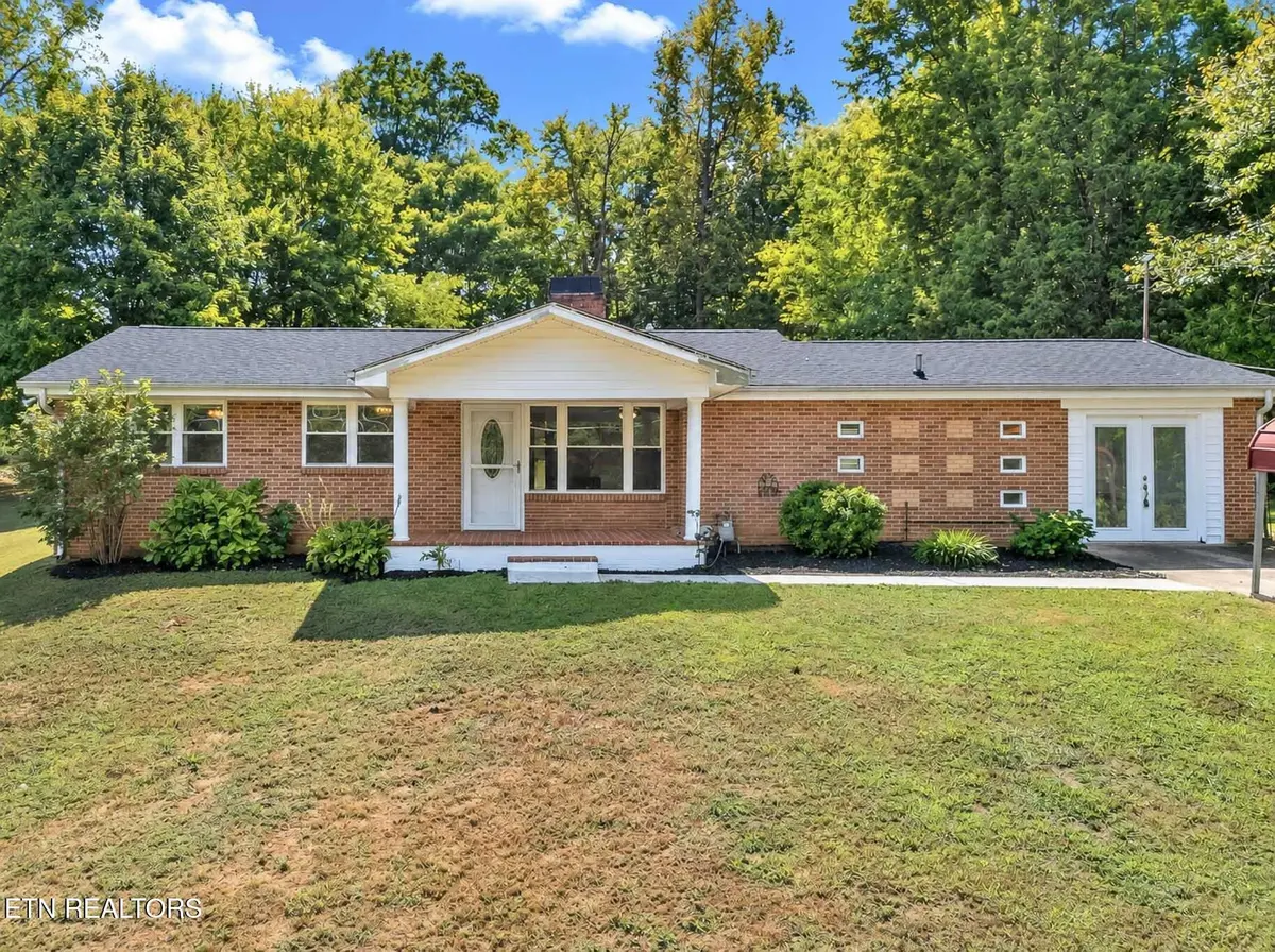 229 Delay St, Athens, TN 37303