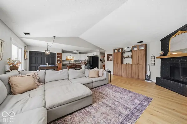 641 Boonesboro DR, Greenwood, IN 46142