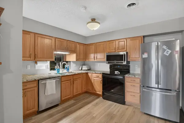 215 3rd AVE NE #10, Valley City, ND 58072