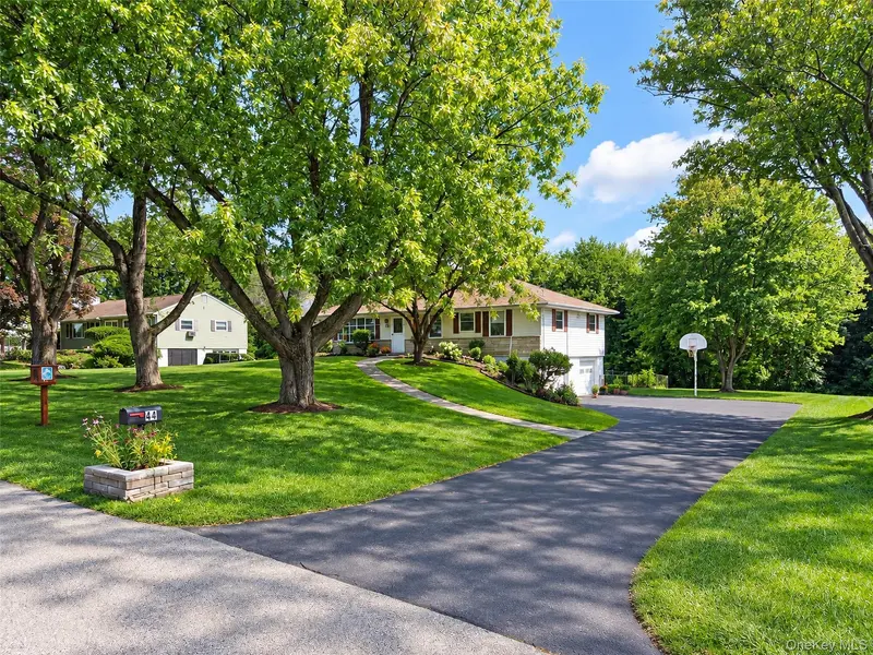 44 Degarmo Hills RD, Wappingers Falls, NY 12590
