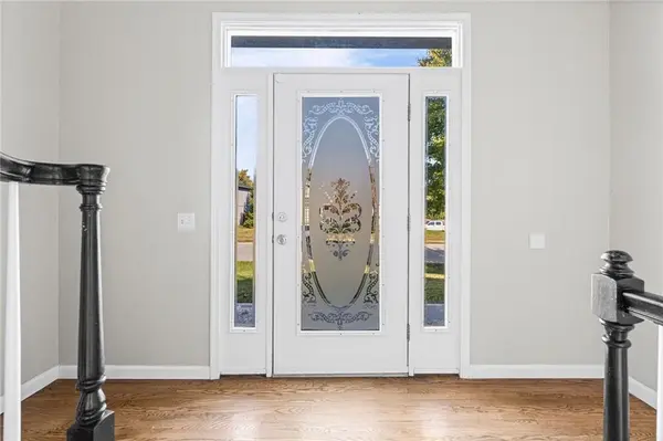 911 McIntosh CIR, Belton, MO 64012