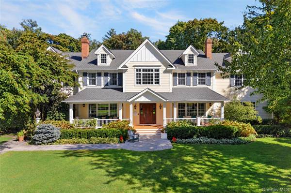 44 Brookside DR, Manhasset, NY 11030