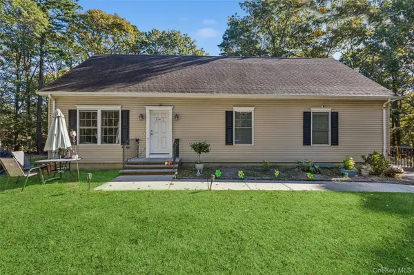 164 Wading River RD, Center Moriches, NY 11934