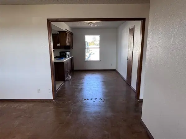 352160 E 1050 RD, Prague, OK 74864