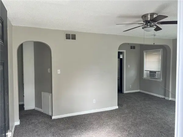 1836 E 77th ST, Kansas City, MO 64132