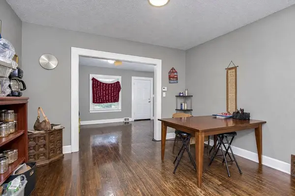 4021 E 68th ST, Kansas City, MO 64132