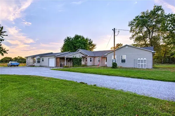 2346 NE COAL VALLEY RD, Weir, KS 66781