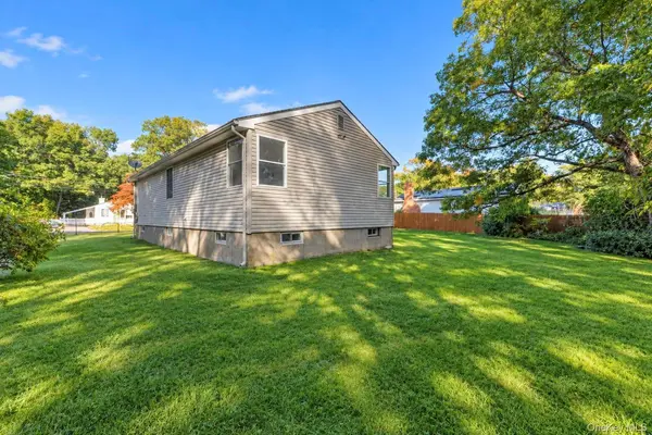 384 Locust ST, Central Islip, NY 11722