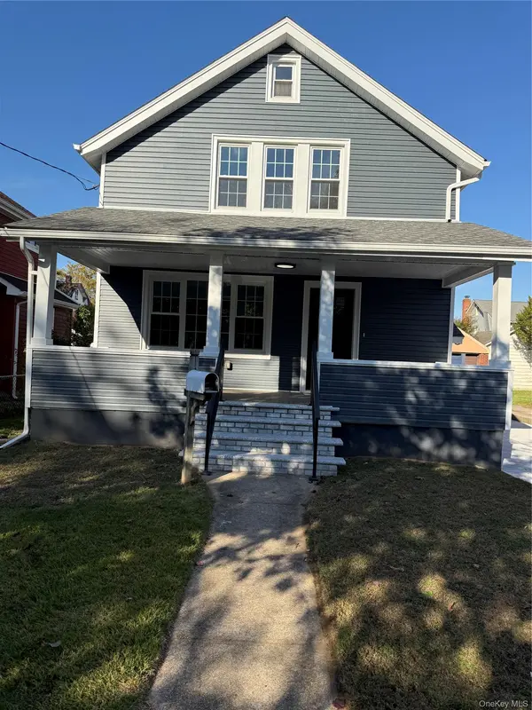 107 E Saint Marks PL, Valley Stream, NY 11580