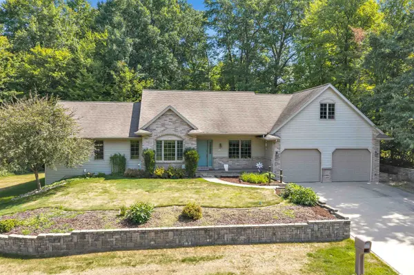 1444 KORD CT, Oconto, WI 54153