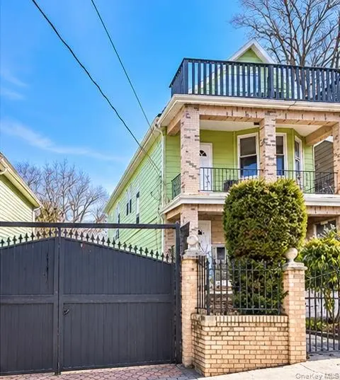 15 University PL, Staten Island, NY 10301