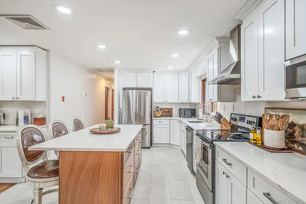 224 Blake AVE, Bohemia, NY 11716