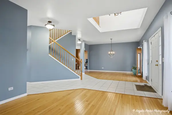 109 N Cross TRL, Mchenry, IL 60050