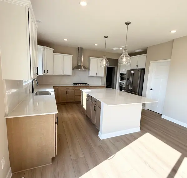 8621 Periwinkle BLVD, Woodbury, MN 55129