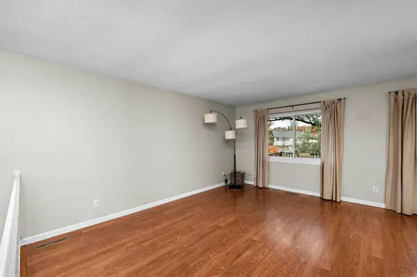 4148 Sylvia LN S, Shoreview, MN 55126
