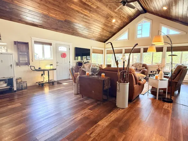 7 Rock Rd., Marion, KS 66861