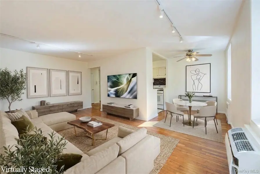 43-25 Douglaston Pkwy #3A, Little Neck, NY 11363