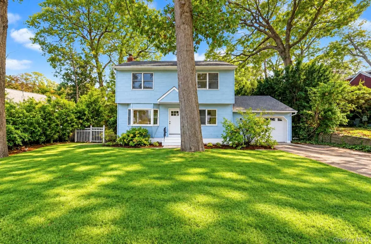 16 Kellum AVE, Huntington Station, NY 11746