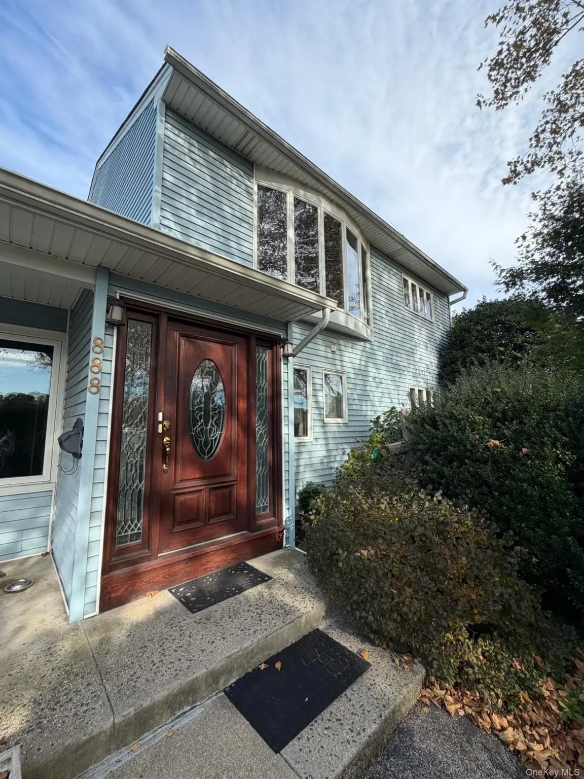 888 Custer ST #Upper, Valley Stream, NY 11580