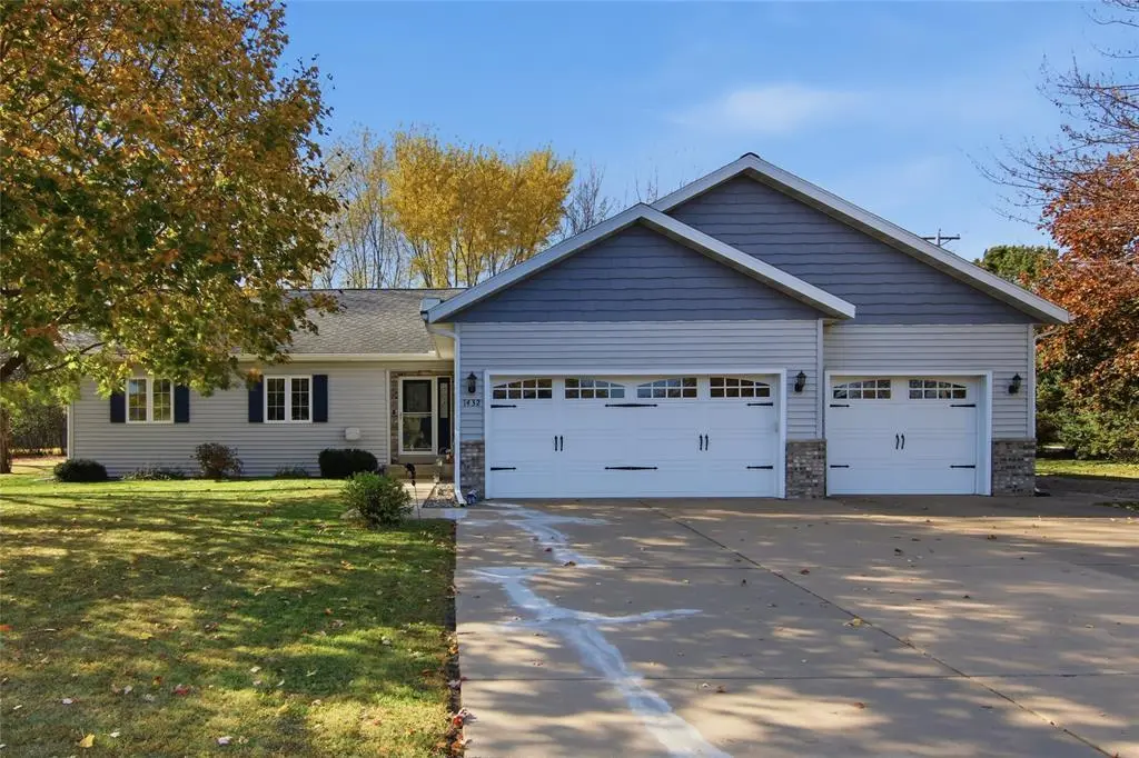 1432 Perry ST, Chippewa Falls, WI 54729