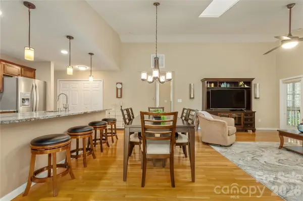 190 Fairway View DR, Etowah, NC 28729